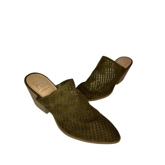 NWOT Kaari Blue Size 7.5 Vacation Pointed Toe Suede Block Heel Sandal Nude Green - Picture 2 of 12